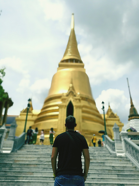 泰國自助旅行禮儀：入寺衣著端莊、要脫鞋