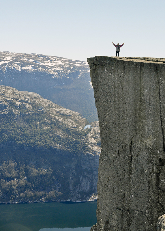 【世界奇觀】 北歐精選之挪威聖壇岩 Preikestolen / Pulpit Rock