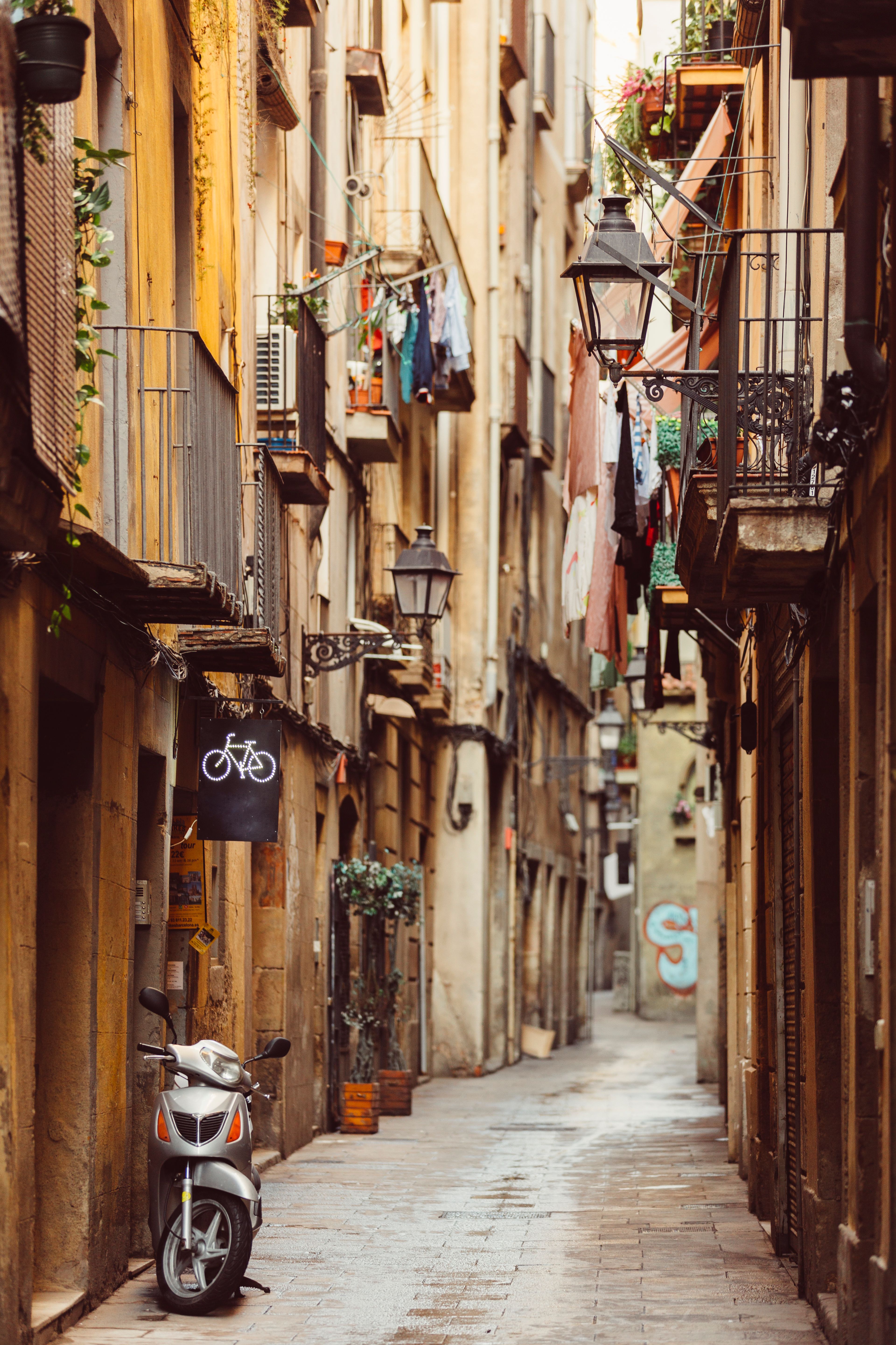 搜尋台北飛往巴塞隆納的便宜機票