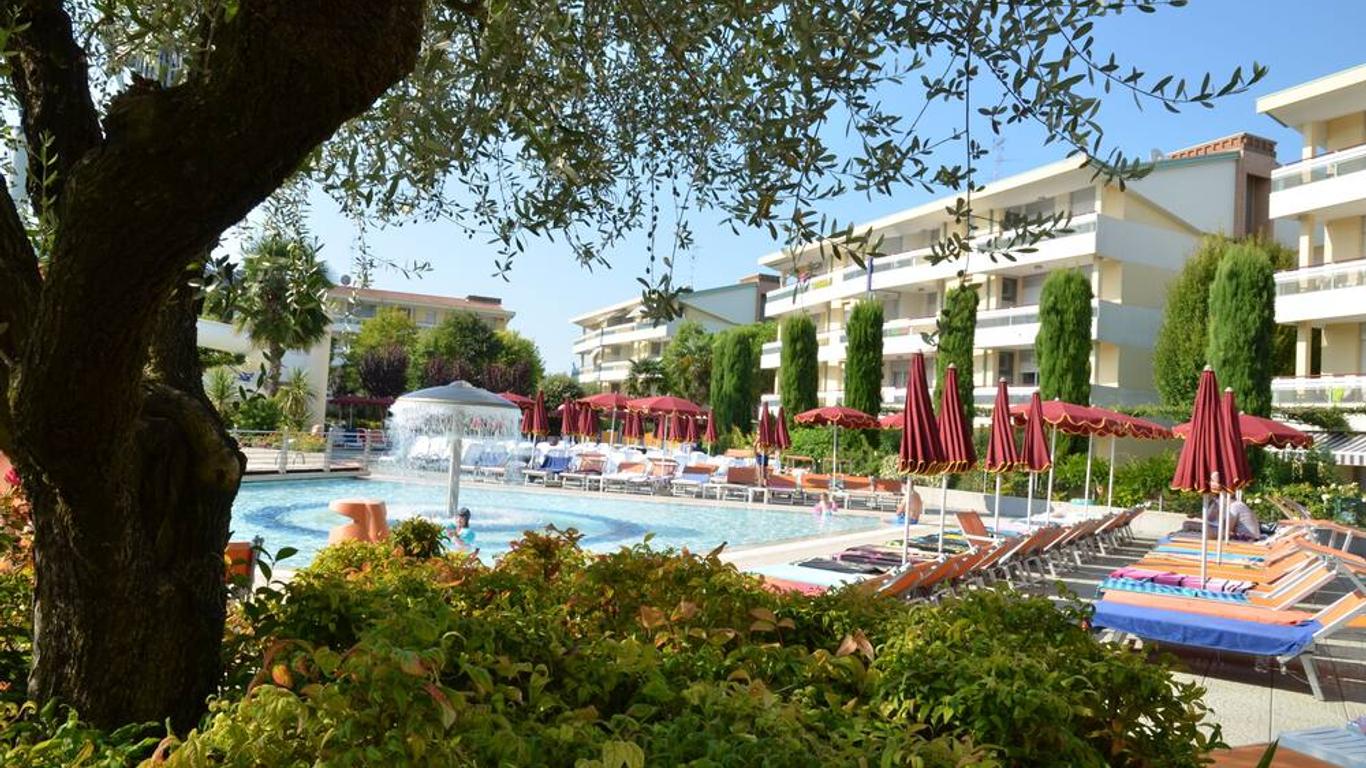 Villaggio Planetarium Resort