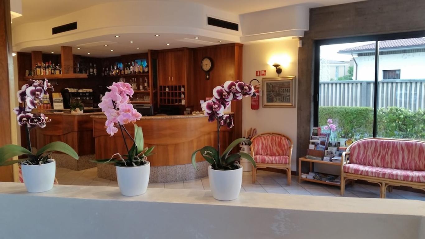 艾爾柏格卡齊亞托雷酒店 - 迪塞薩諾德加達