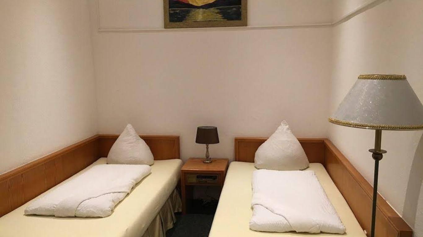 亞當碩夫酒店