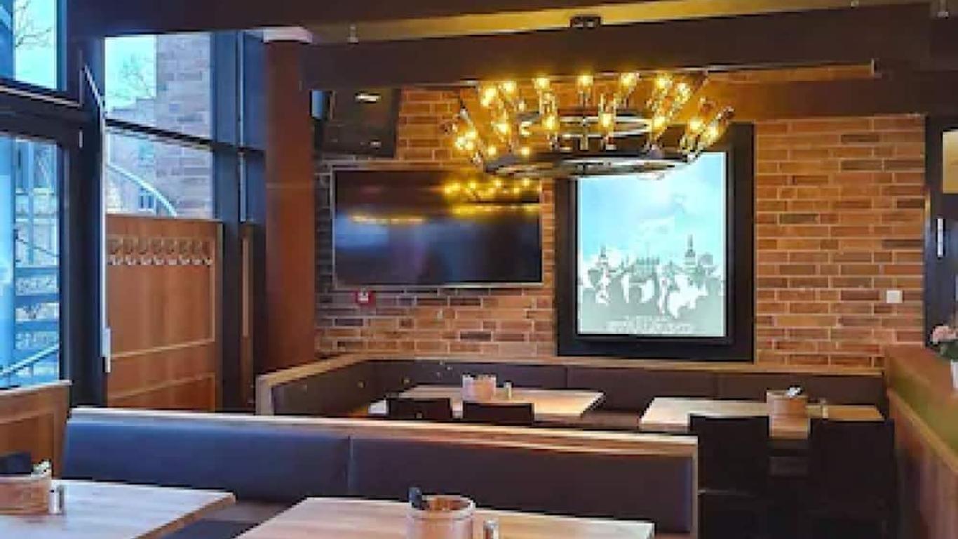 斯特拉特福港口住宿酒店 - 斯特拉爾松