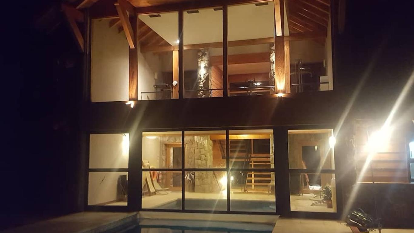 博斯克卡薩溫泉公寓套房酒店 - 安戈斯土拉城
