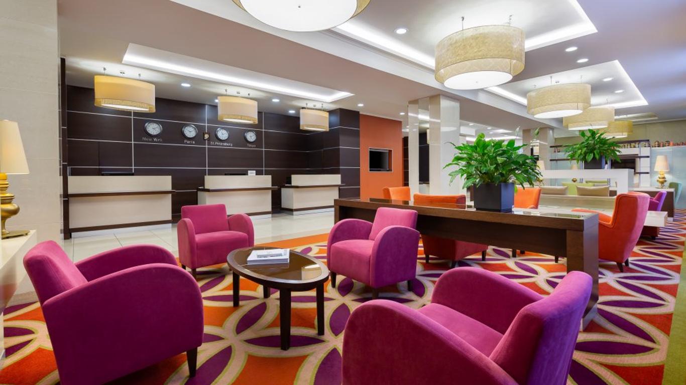 Courtyard by Marriott St. Petersburg Center