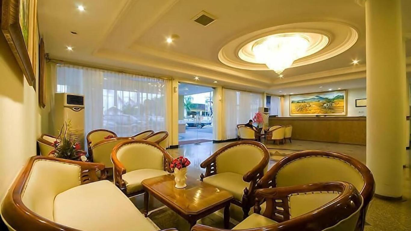 欣娜 2 號酒店 - 泗水
