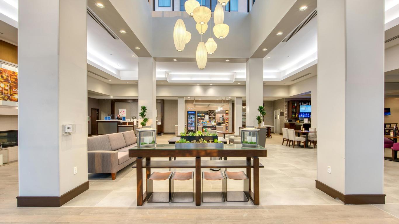 爾灣希爾頓花園酒店/奧蘭治郡機場 - 爾灣