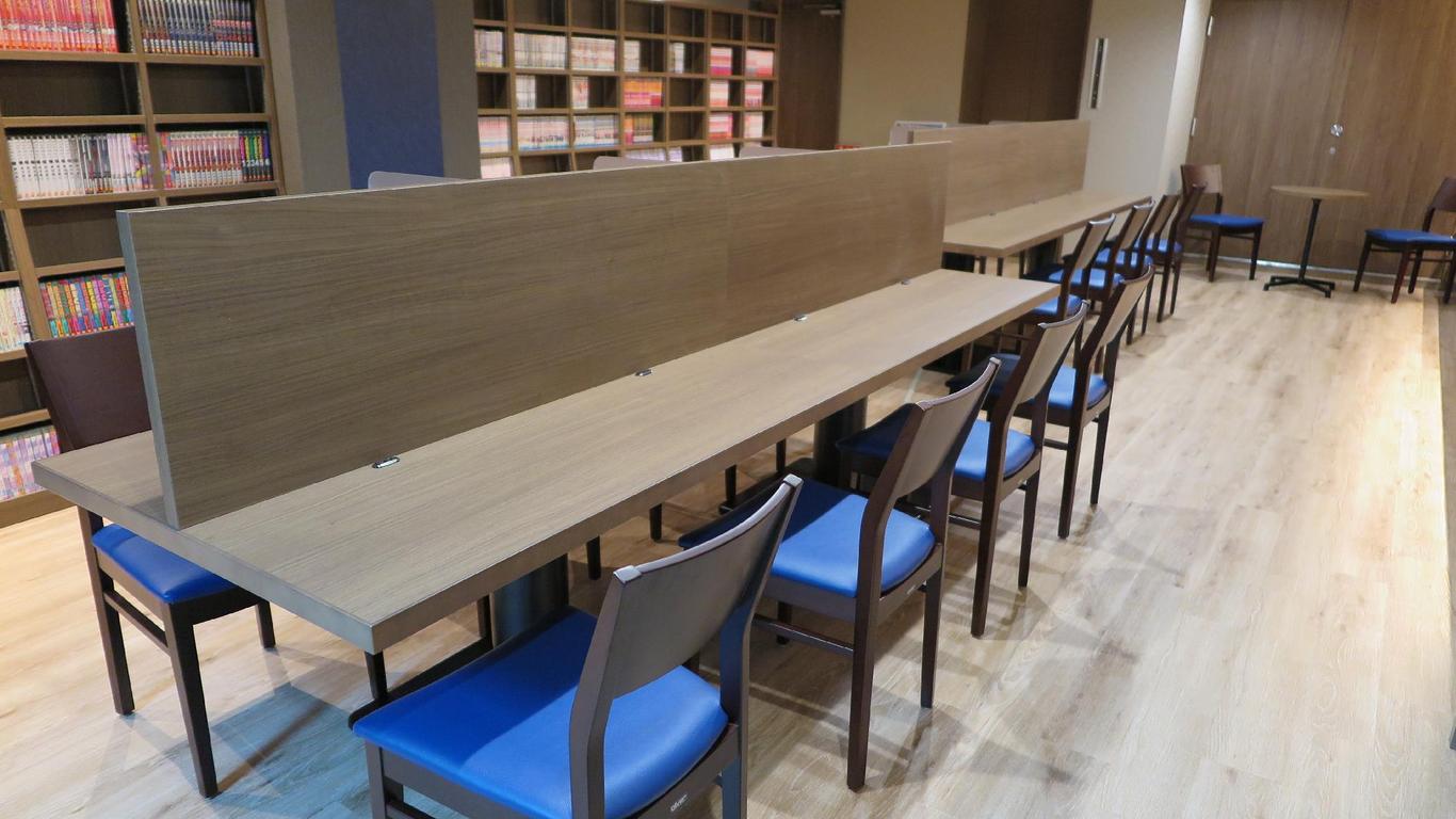 池袋廣場膠囊&三溫暖酒店