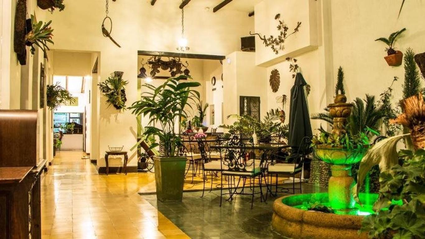 格拉納達波頓酒店 - 卡利