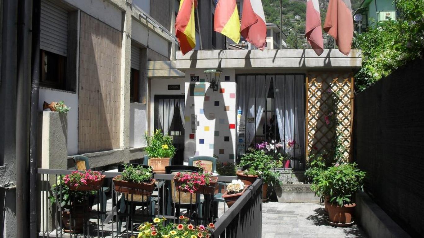 艾爾卡米納托酒店 - 奥斯塔