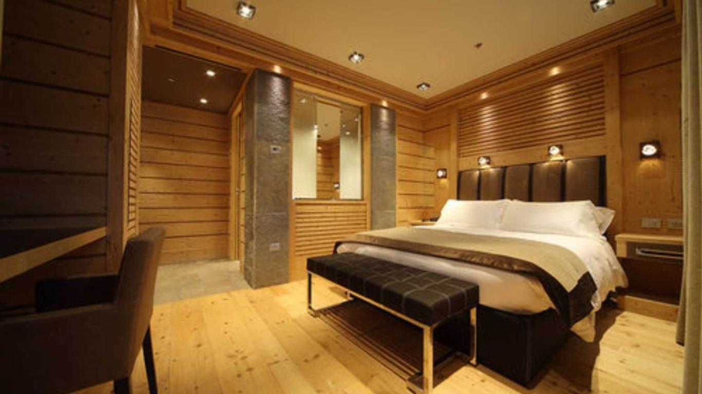 羅薩佩特拉 Spa 渡假村 - 柯提納安培佐