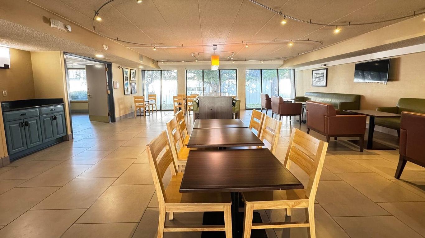 麗笙內布拉斯加林肯機場鄉村套房飯店