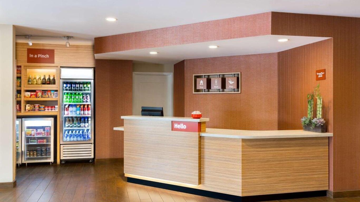 拜妥克里克萬豪唐普雷斯套房飯店