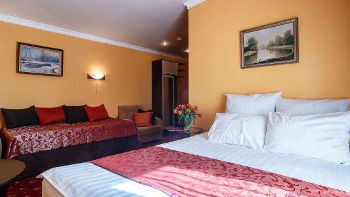 Jenavi Club Hotel