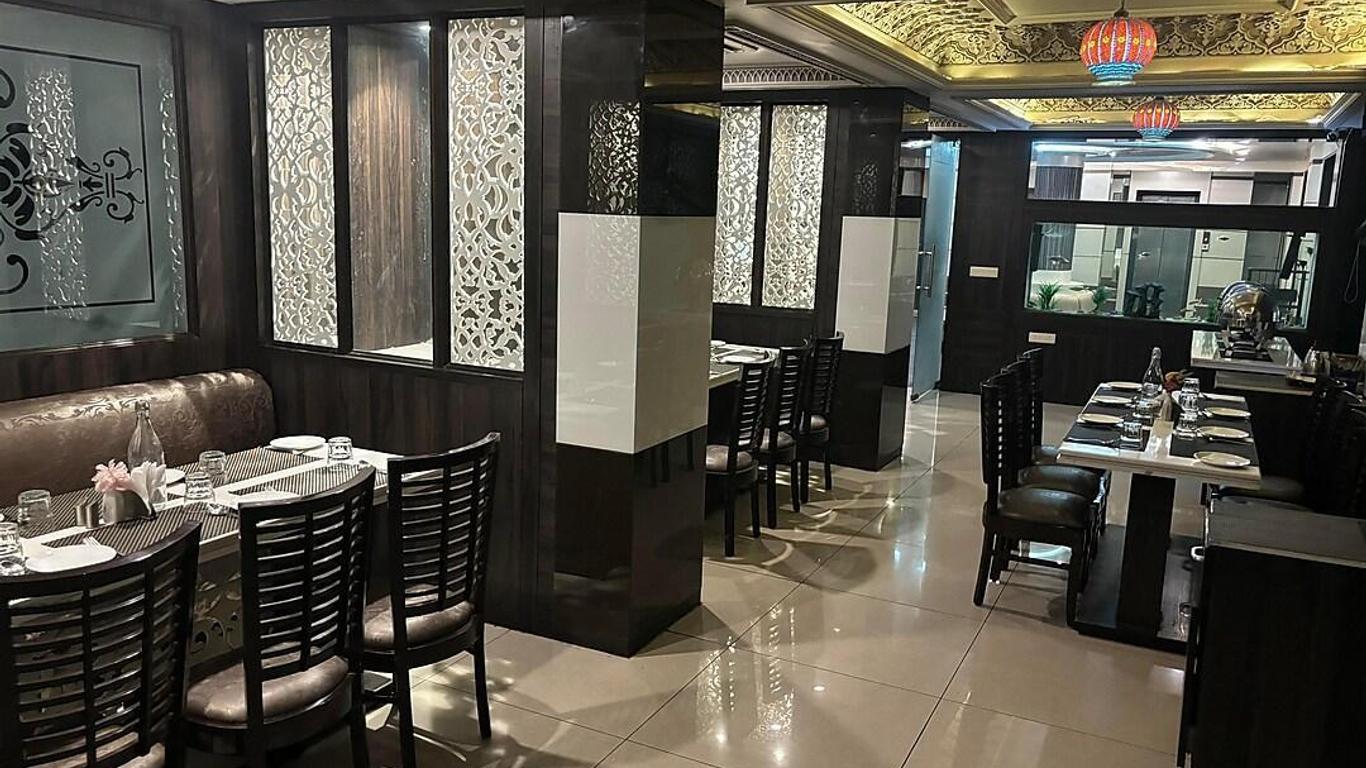 拉科提購物中心 OYO 酒店 - 齋浦爾