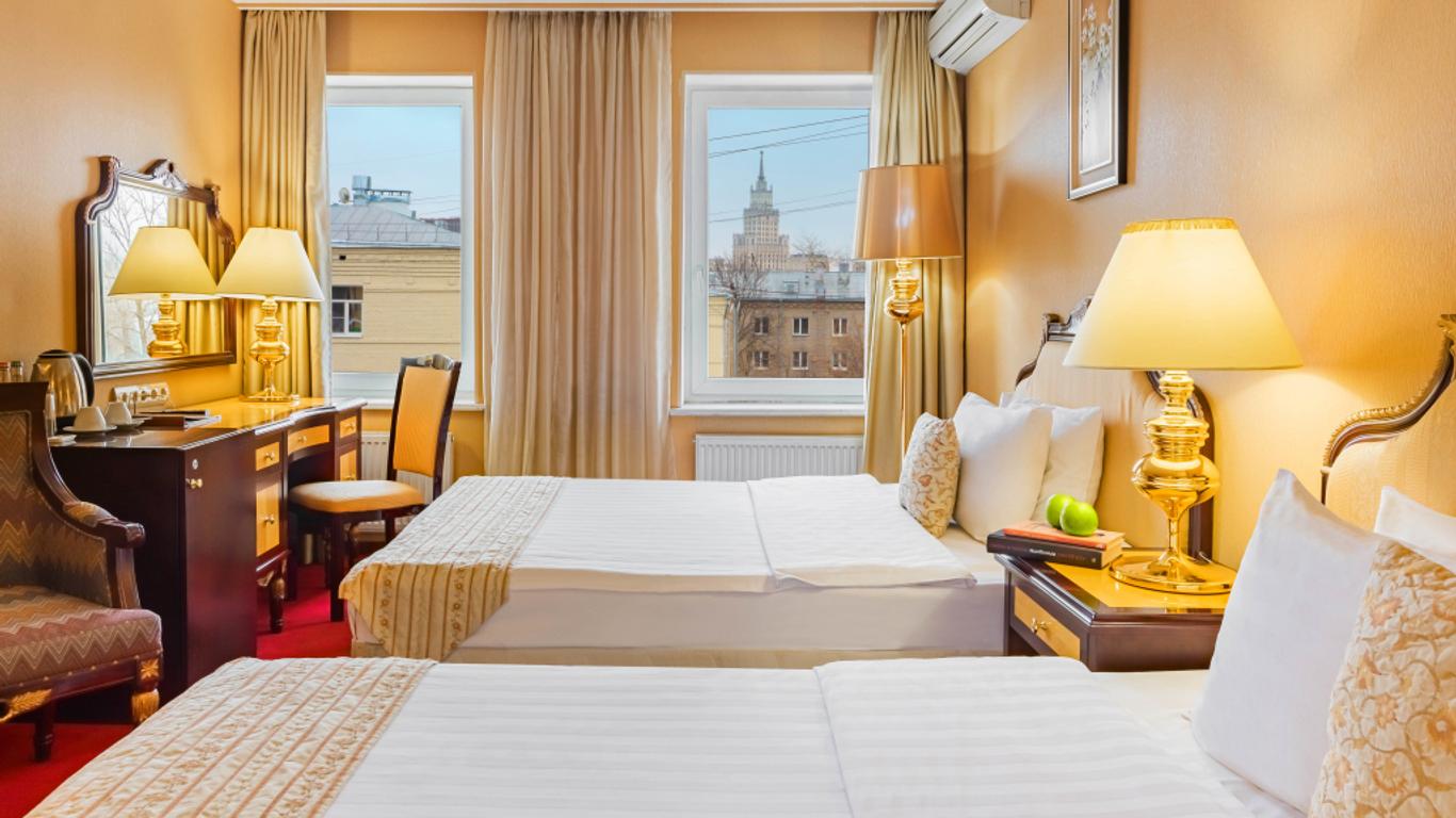Clementine Hotel
