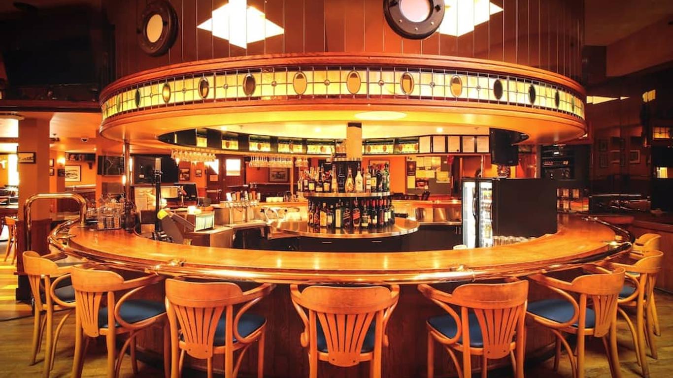 詹姆斯灣套房酒店 - 維多利亞