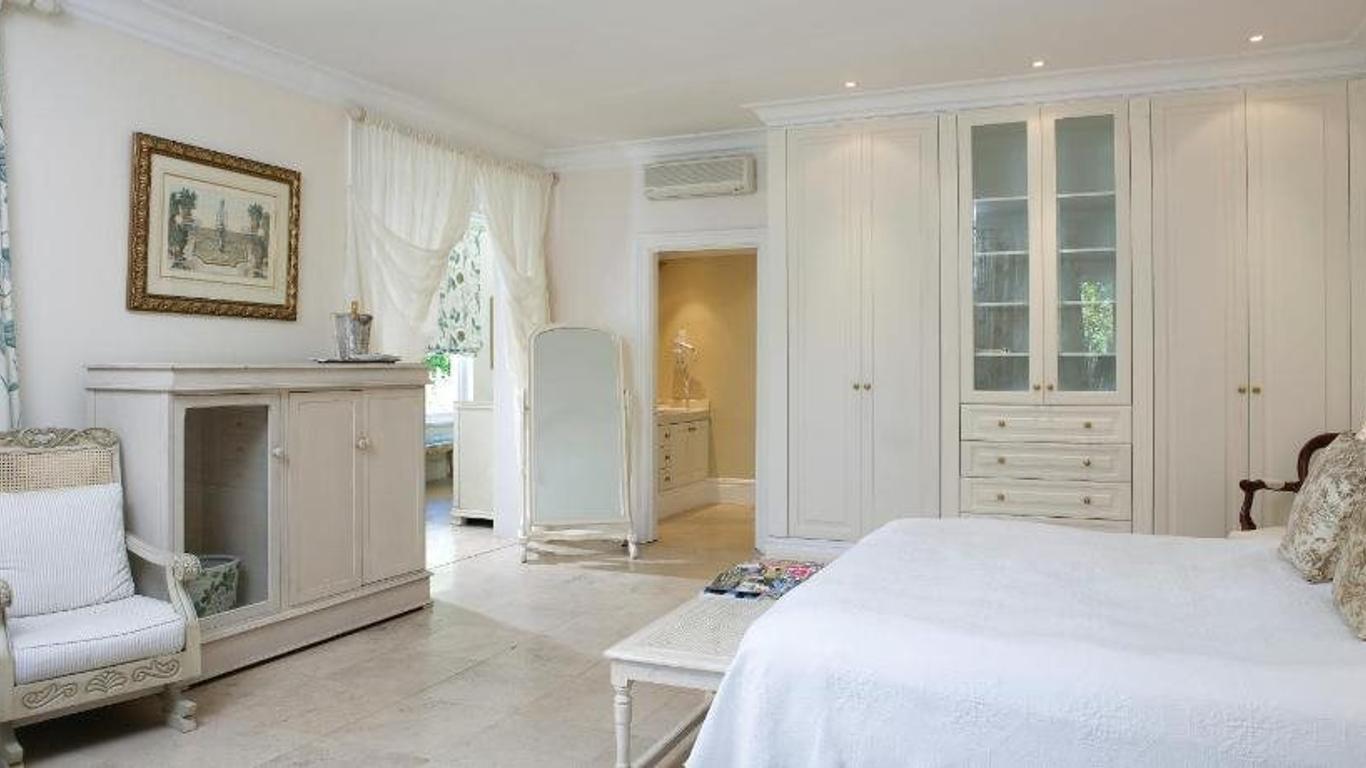 Highlands Country House