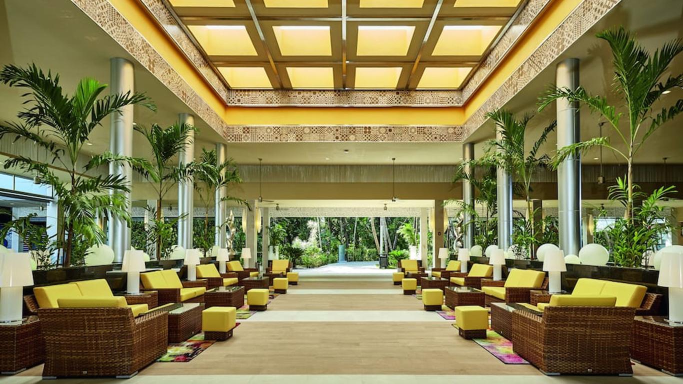 利尤泰奎拉酒店 - 卡曼海灘