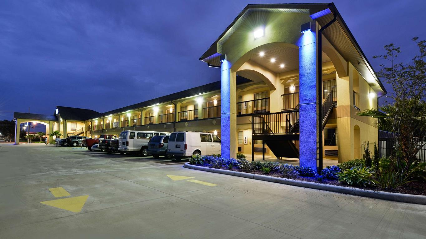 查理斯湖美洲最優價值套房酒店 - 萊克查爾斯
