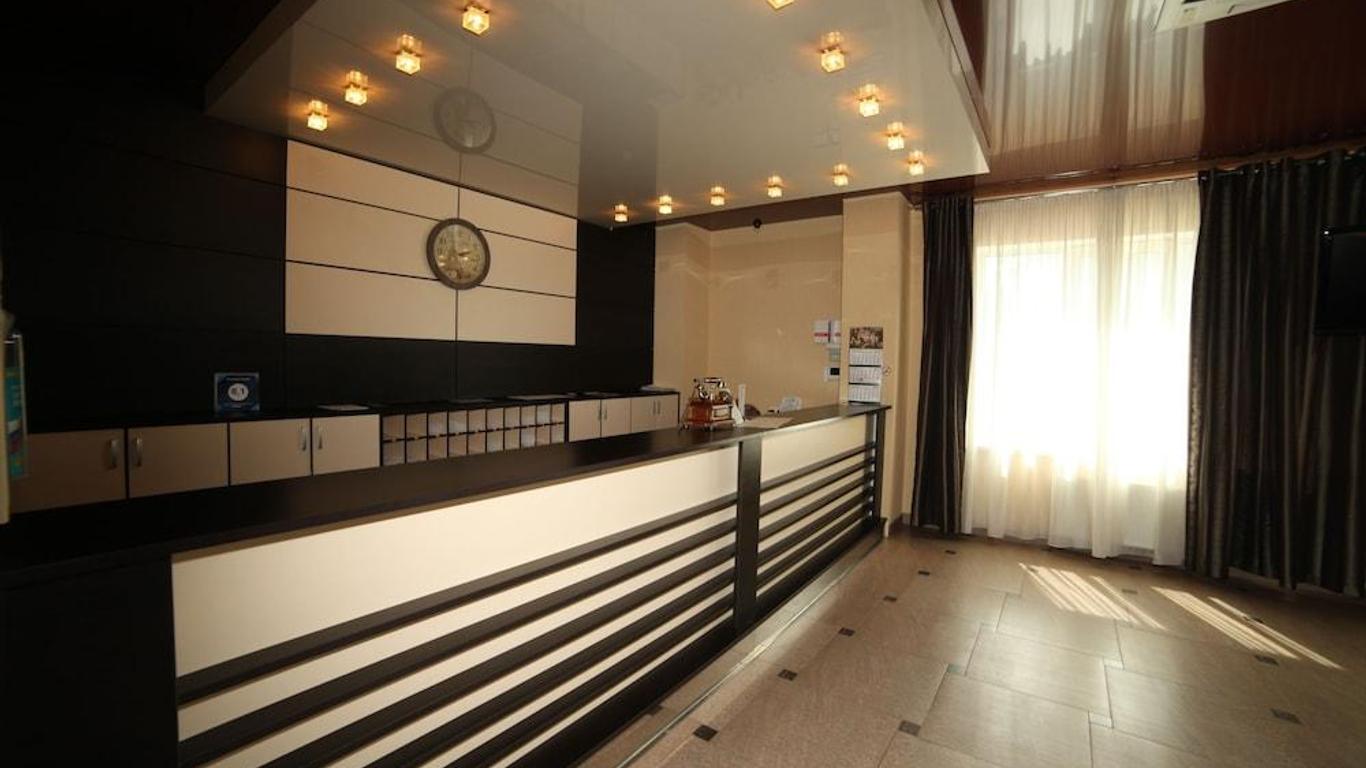 Premier Hotel-New
