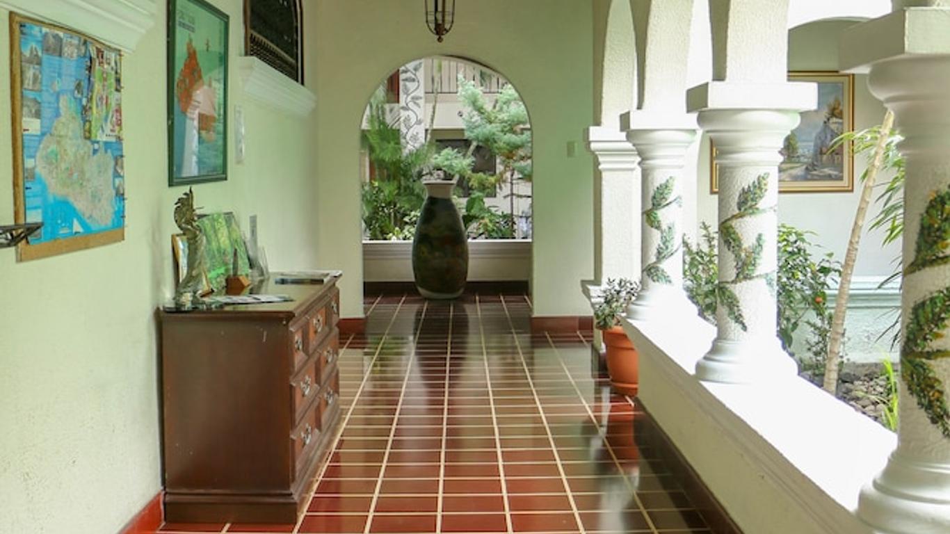 塞雷納埃斯卡隆別墅酒店 - 聖薩爾瓦多