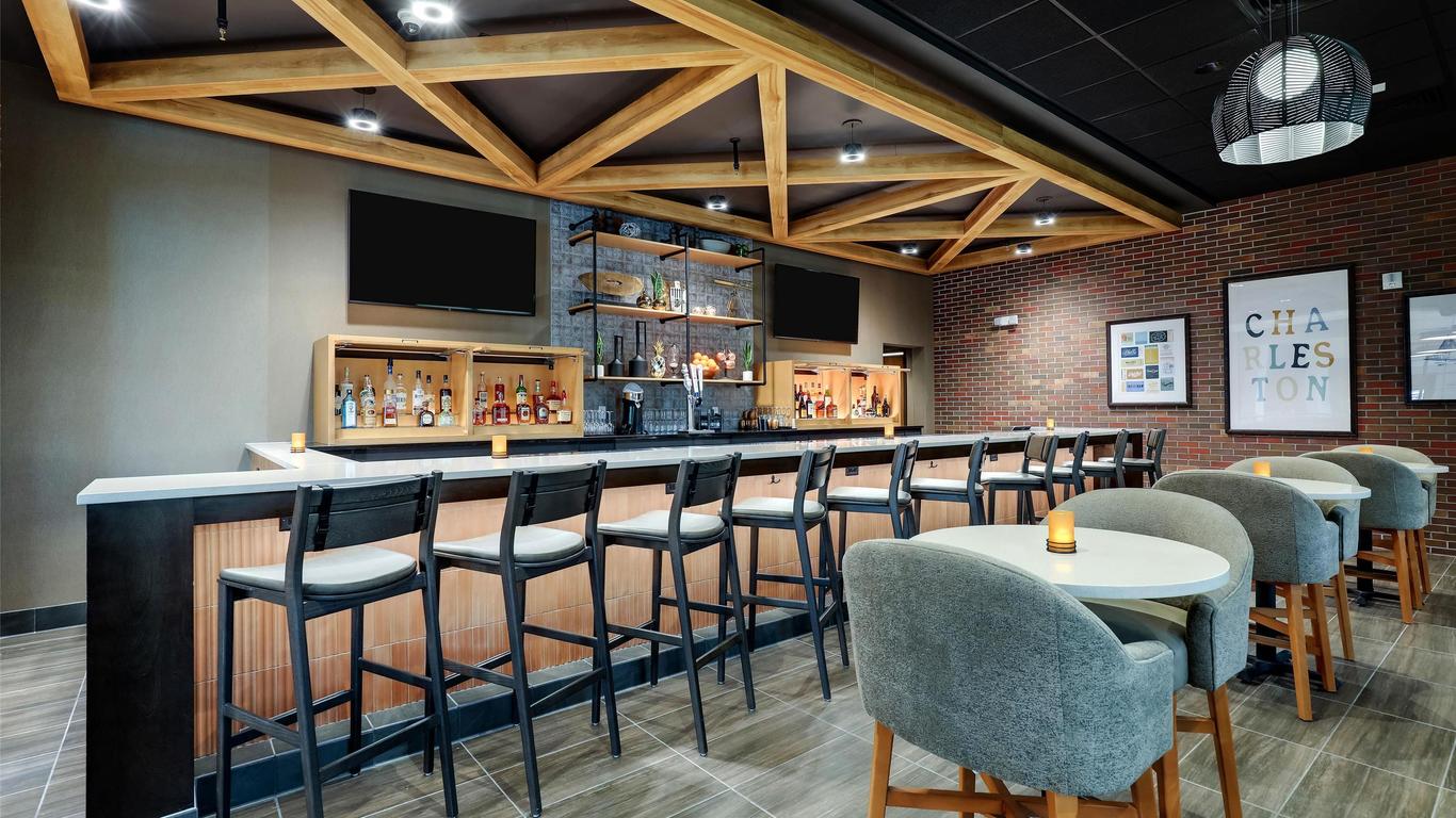 北查爾斯頓酒店 - 北查爾斯頓