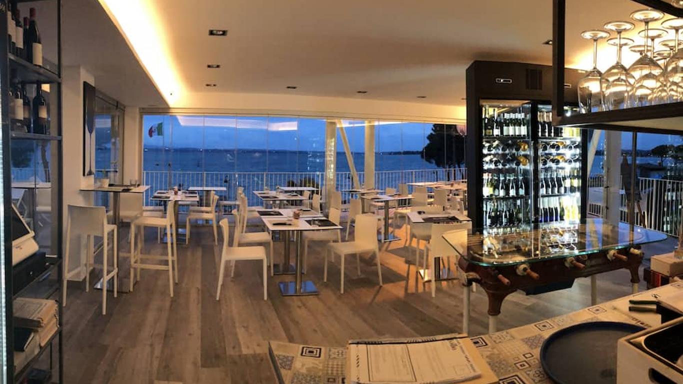卡塞雷娜酒店 - 西米歐涅