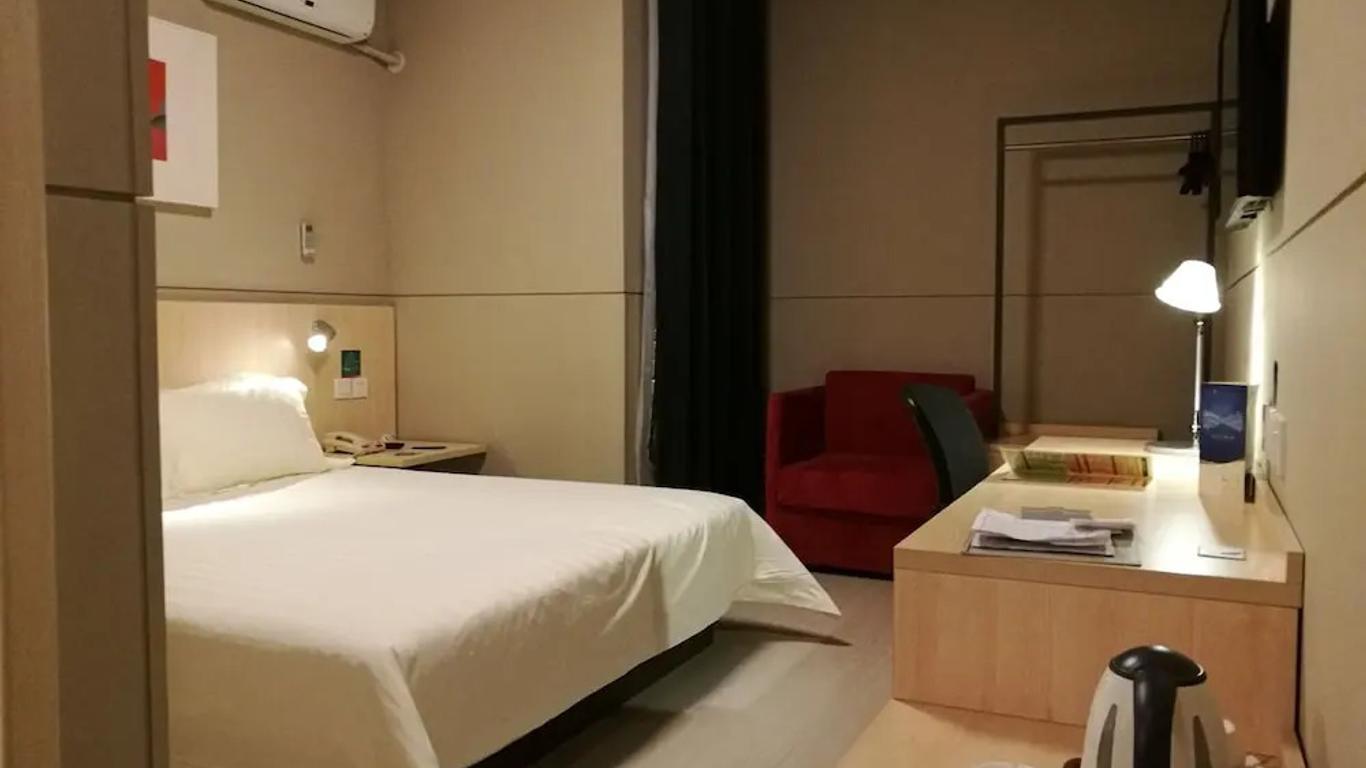 錦江之星旅館（青島南京路店）