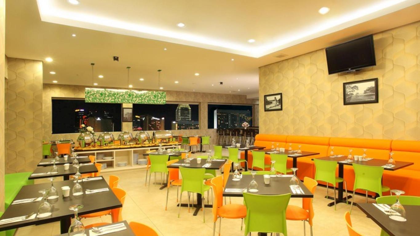 龍門客棧飯店 - Shm