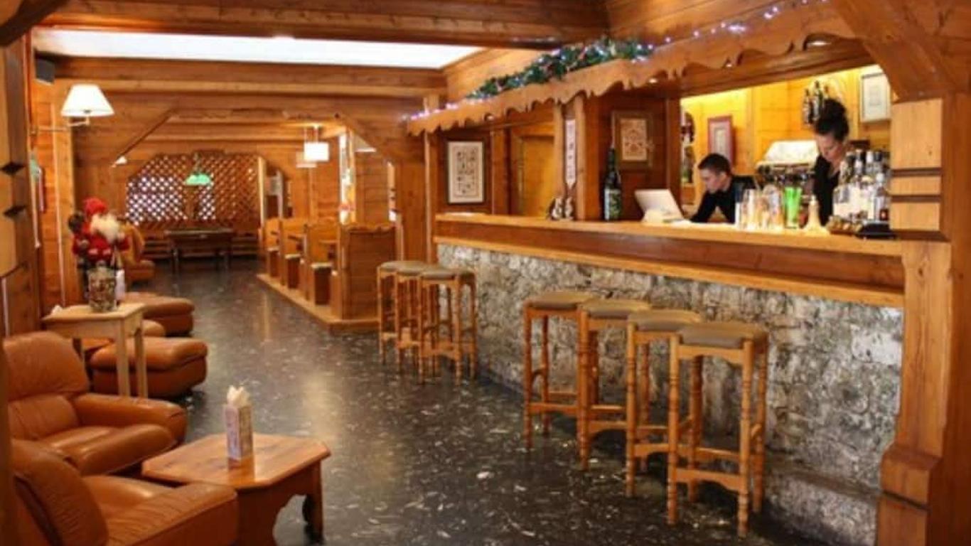 杜克斯德薩沃伊酒店 - 高雪維爾