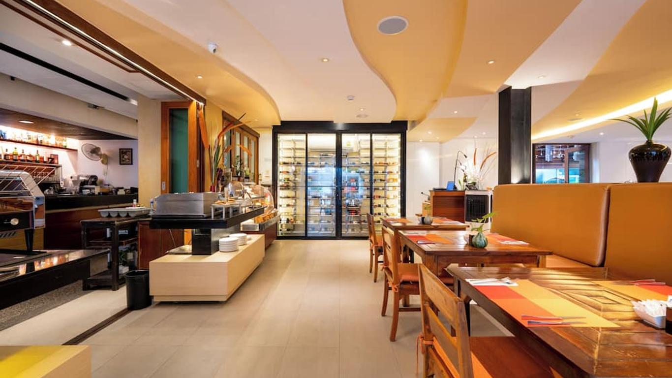 芭東拉弗洛拉渡假酒店