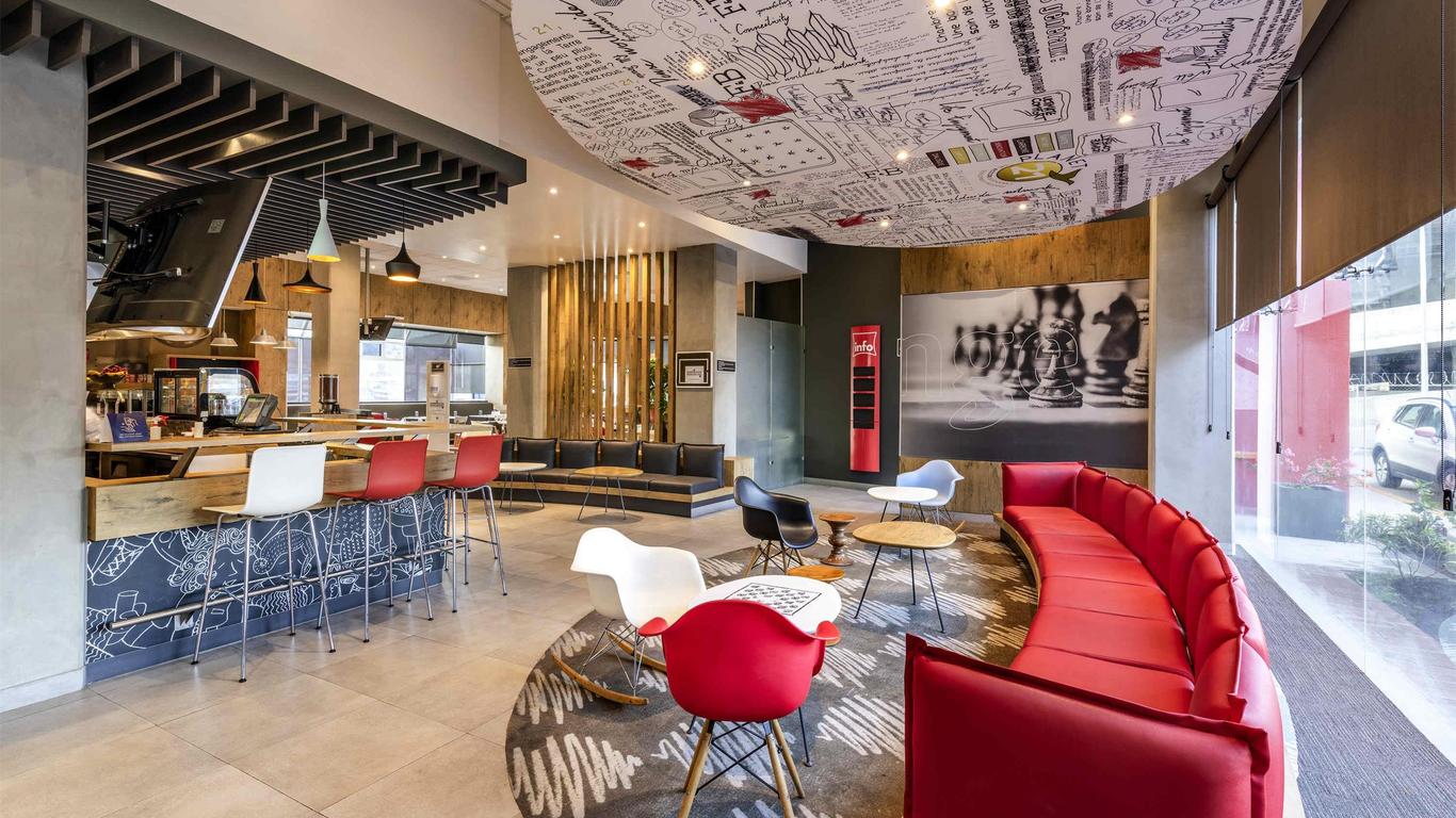 克雷塔羅宜必思酒店 - 克雷塔羅