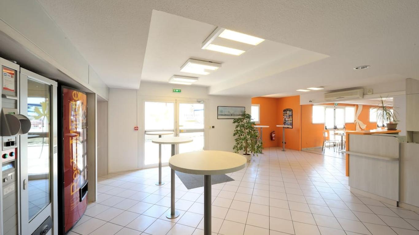 Hôtel Kennedy Parc des Expositions 酒店 - 塔伯爾