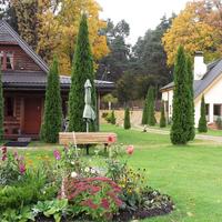 Forest Edge Lodge and Cottage